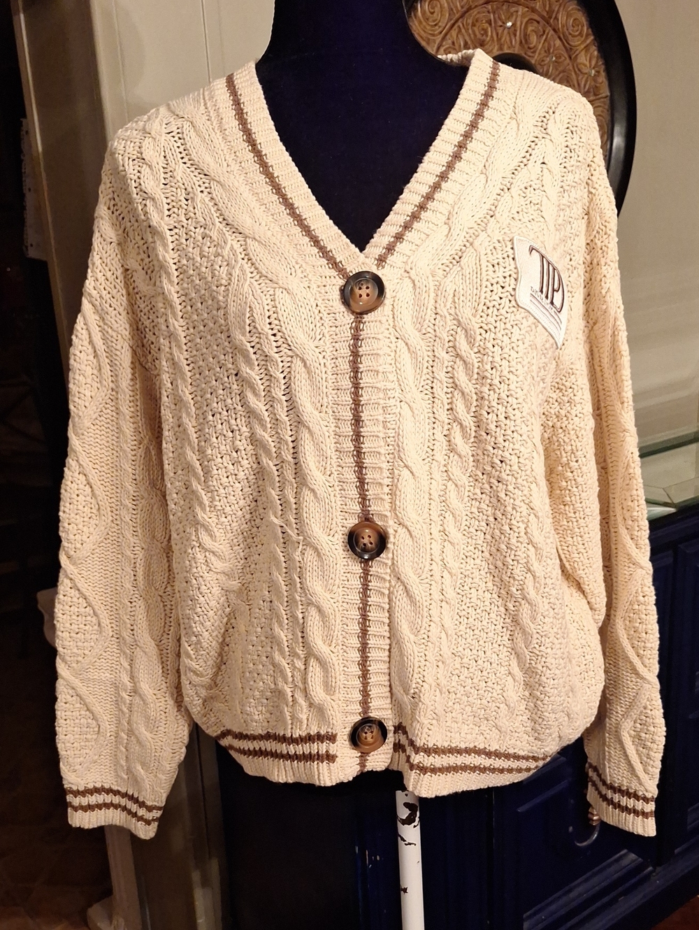Taylor Swift Cream Cable Knit Sweater with Contrast Trim - Picture 3 of 8